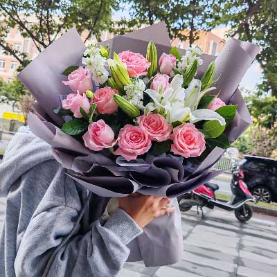 咸阳11朵戴安娜粉玫瑰百合，与你一起追逐梦想
