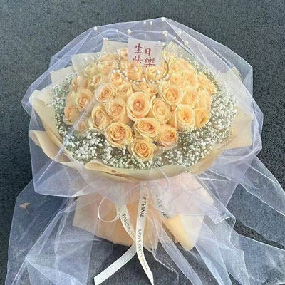 咸阳52朵香槟玫瑰满天星，你就是我的全部