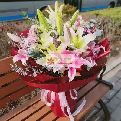 咸阳8支多头百合,万事如意喜上加喜